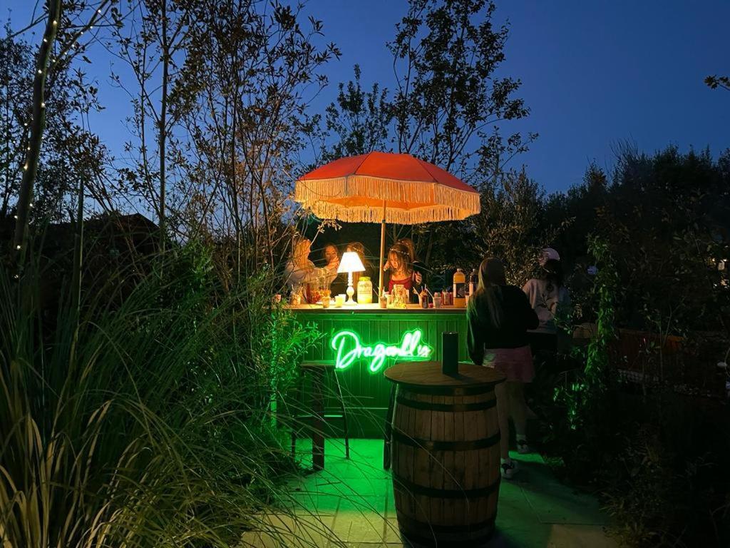 אשפורד Dragonfly Glamping Spa Retreat מראה חיצוני תמונה